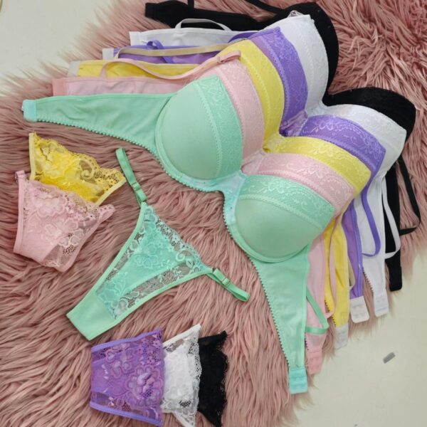 Conjunto tasa soft de algodón con puntilla, colaless regulable.