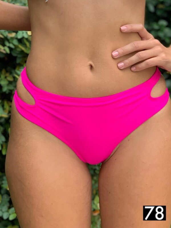 Colaless de bikini con aberturas, SOLO COLOR NEGRO.