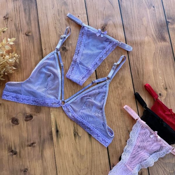 Conjunto brallet de tul con puntilla doble tiras.