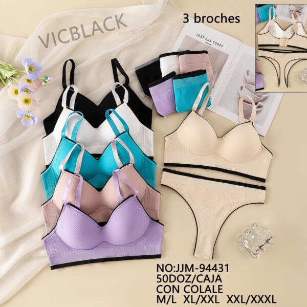 Conjunto deportivo con base y colaless.