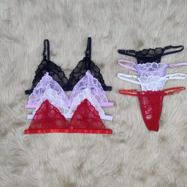 Conjunto brallet de encaje con colaless regulable.