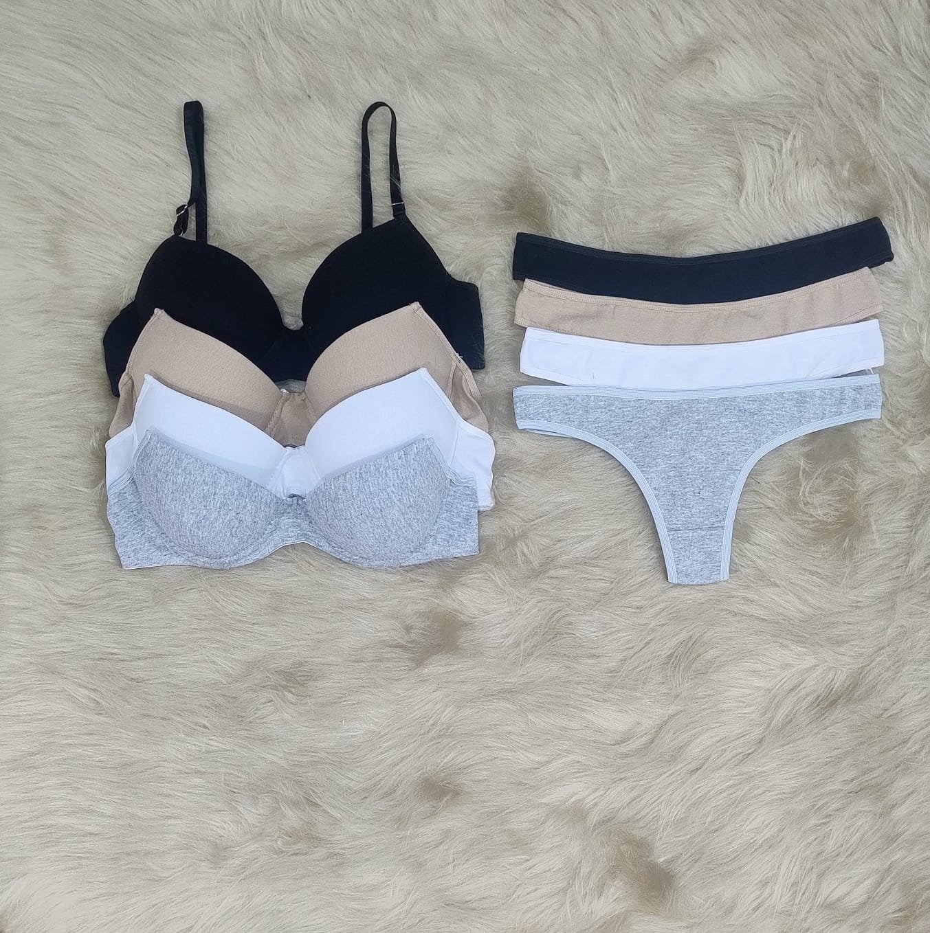 Conjunto tasa soft de algodón con colaless.