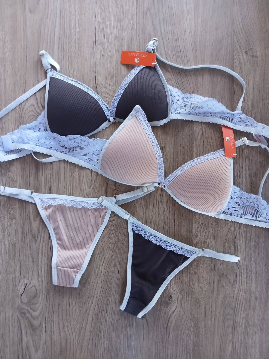 Conjunto triángulo de tul con puntilla y colaless reg.