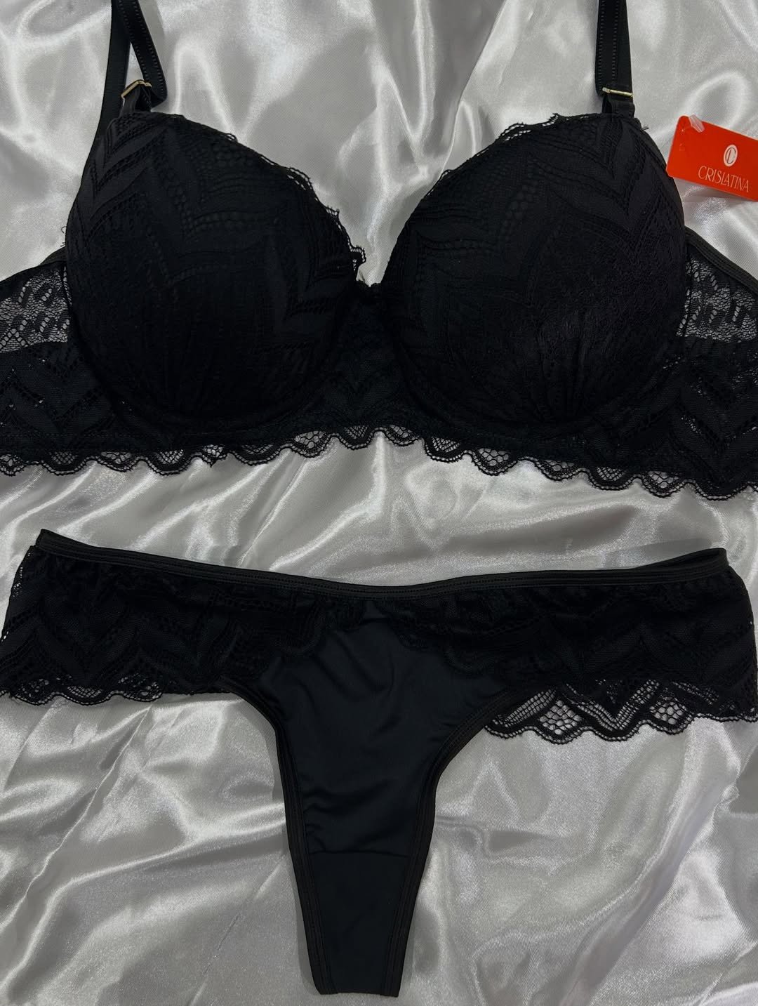 Conj. tasa soft de encaje con colaless.