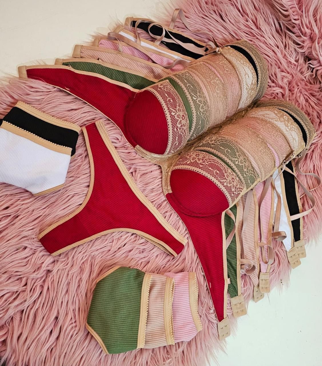 Conjunto tasa soft de morley  con puntilla, colaless entera.