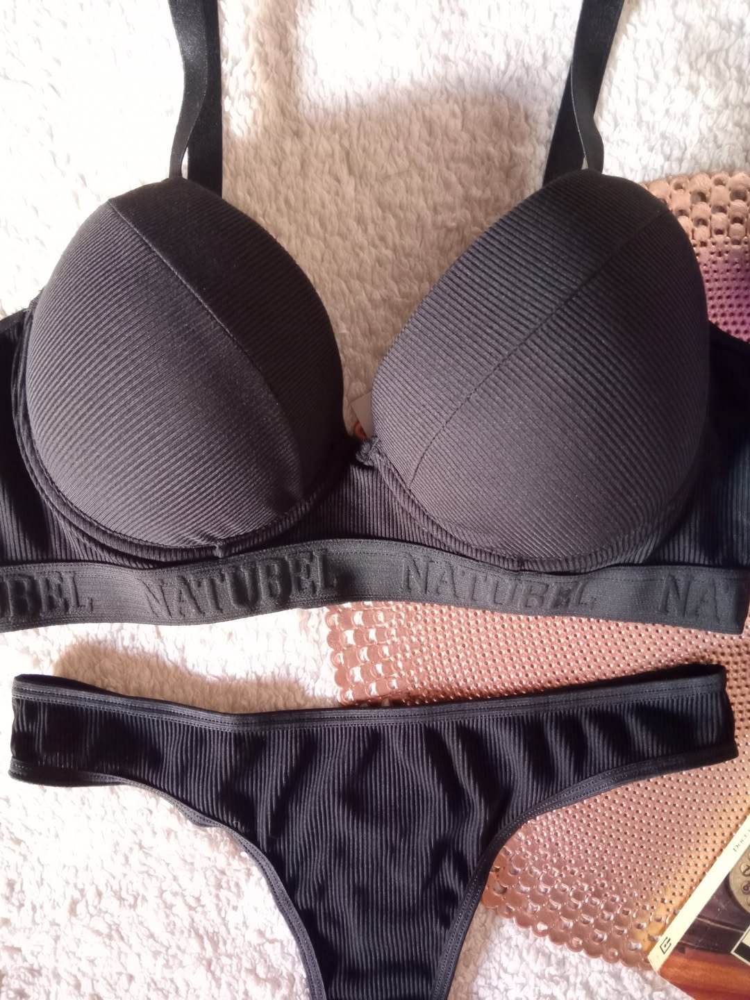 Conjunto soft morley con elastico bajo busto .